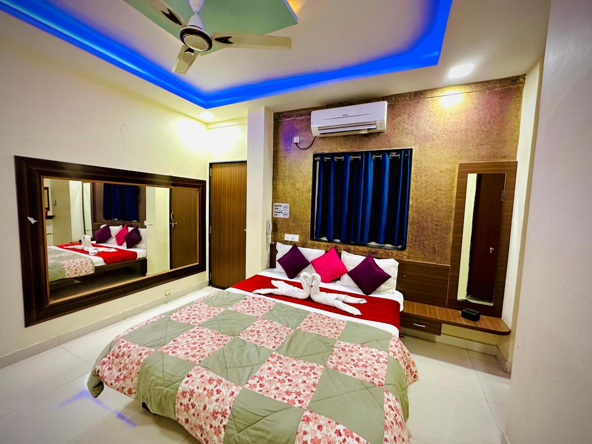 Hotel Sawai Executive Jadhavwadi Exterior photo