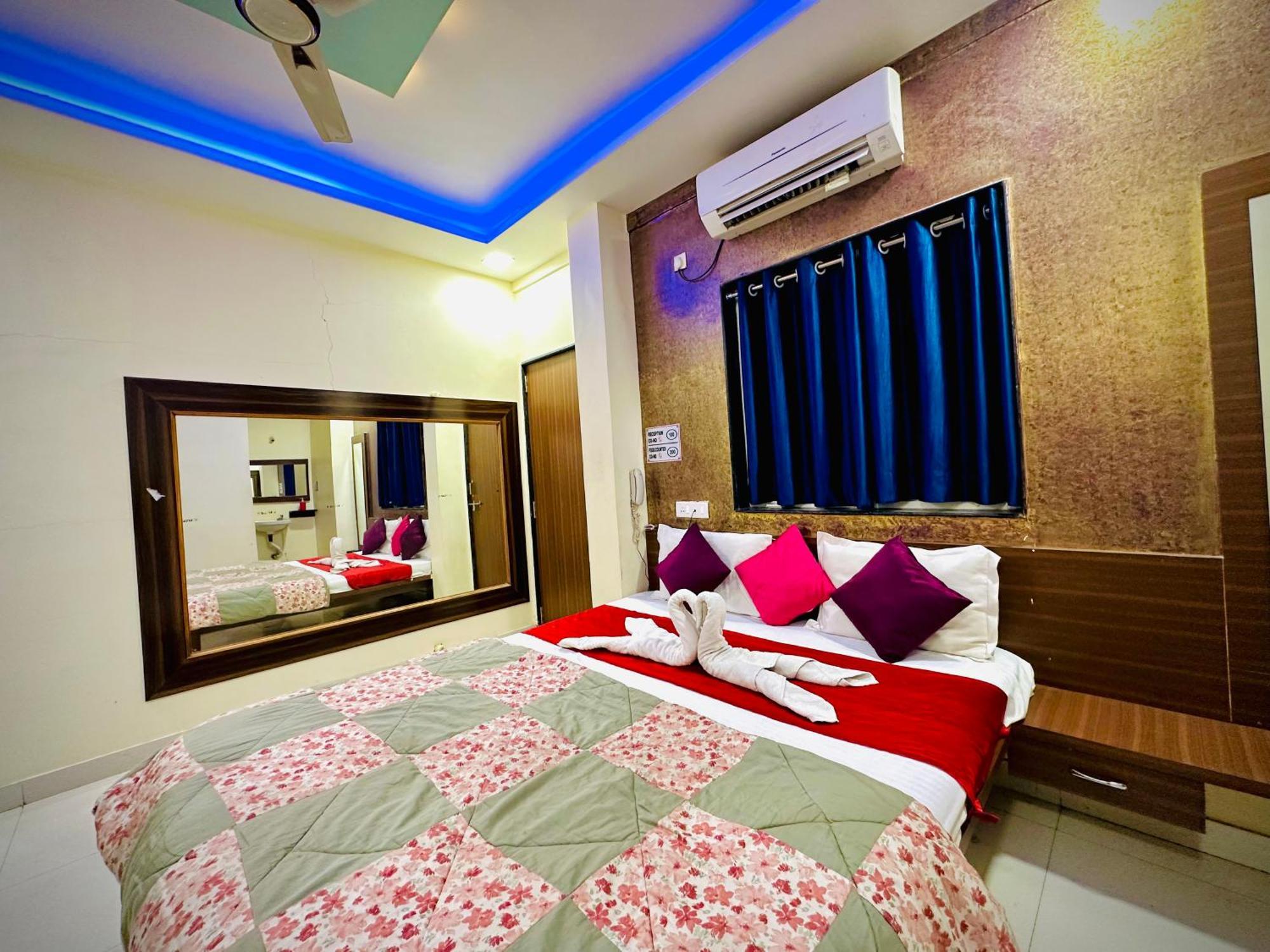 Hotel Sawai Executive Jadhavwadi Exterior photo
