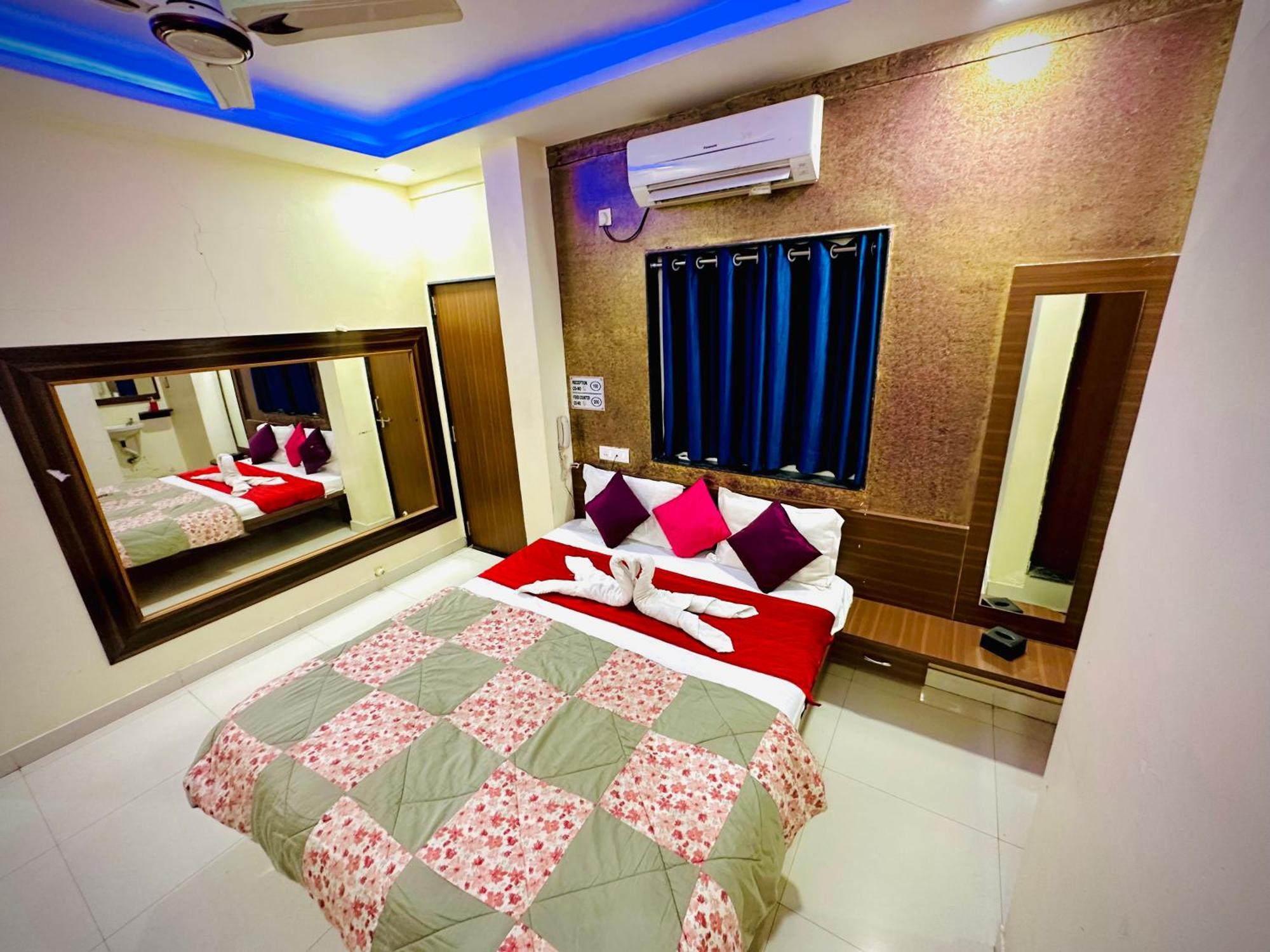 Hotel Sawai Executive Jadhavwadi Exterior photo