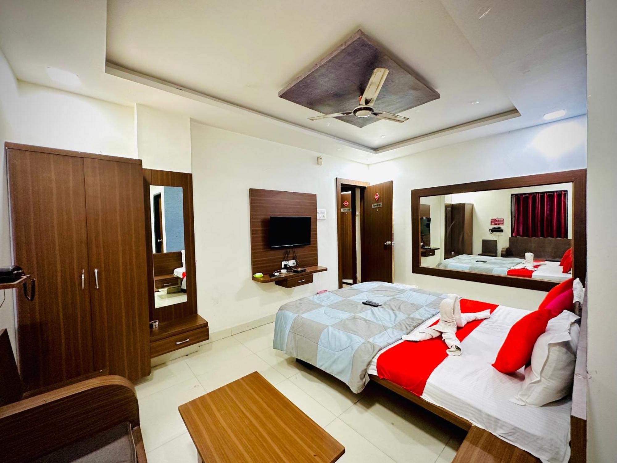 Hotel Sawai Executive Jadhavwadi Exterior photo