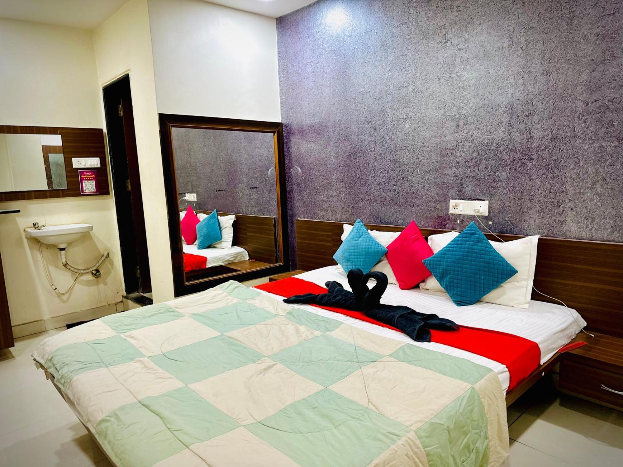 Hotel Sawai Executive Jadhavwadi Exterior photo