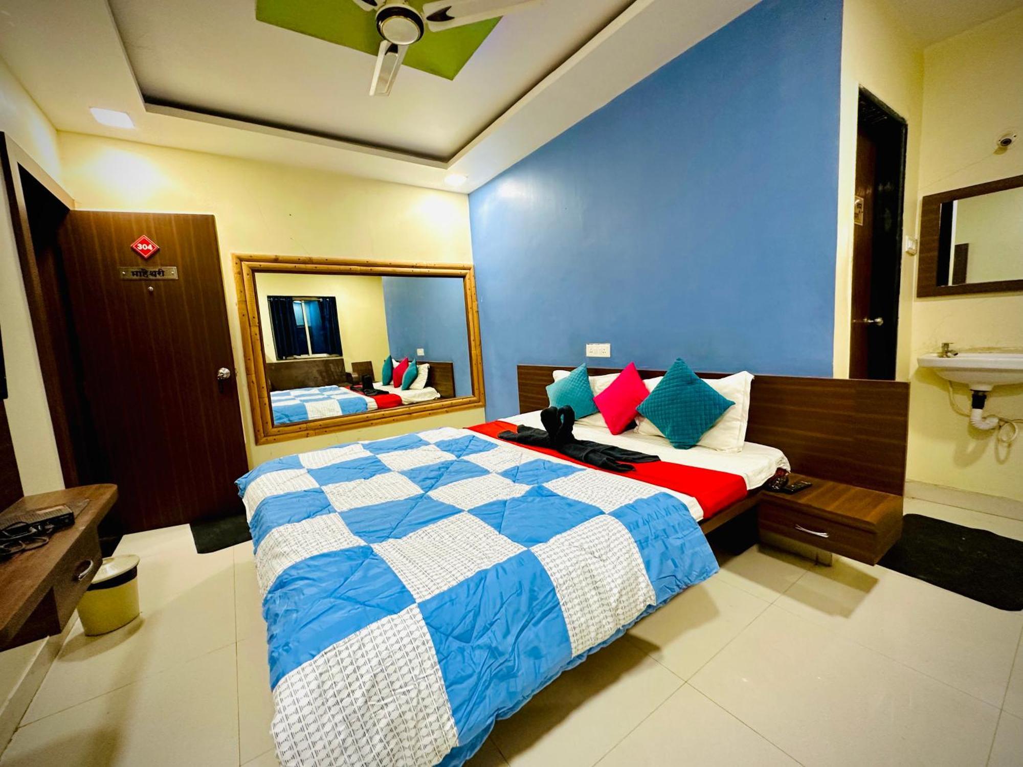 Hotel Sawai Executive Jadhavwadi Exterior photo