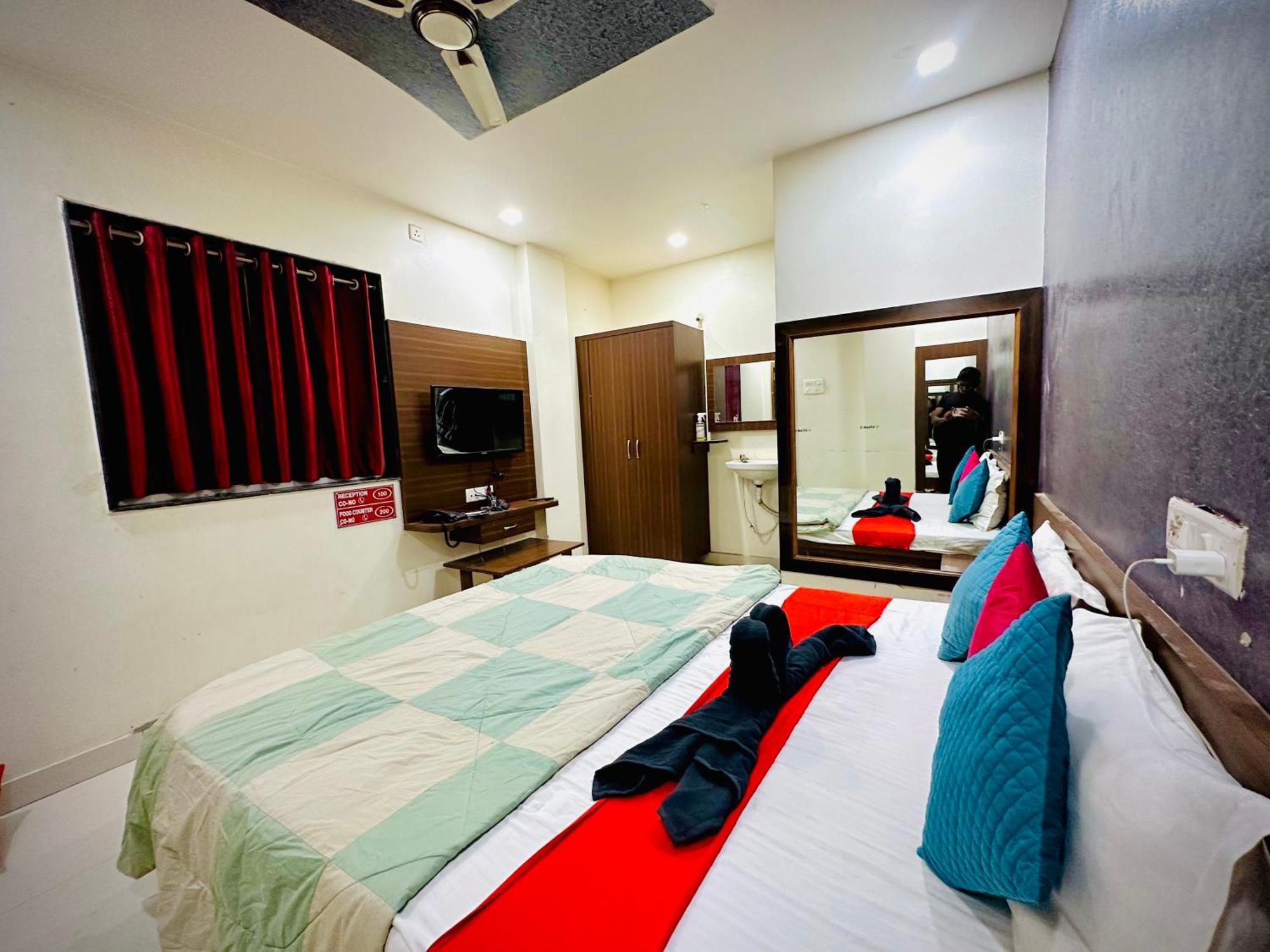 Hotel Sawai Executive Jadhavwadi Exterior photo